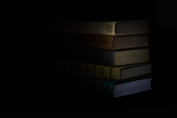 포토 JPG 해외이미지 교육 종이 텍스트 그림자 사람없음 책 초록색 스터디 갈색 노란색 쌓기 검은색 어둠 정보 수확 골동품 가르침 역사 도서관 주식 그늘 다발 수집 읽기 오브젝트 복고 문학 5 고딕 옛날 정물화 해외포토 컬러 농업 모션 금융 학습 숫자 그림 파일형식 이미지허브