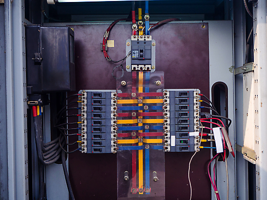 포토 JPG 해외이미지 산업 선 백그라운드 비즈니스 부분 안전 사람없음 전자제품 빛 상자 금속 칠판 힘 기계 장비 에너지 과학기술 판넬 센터 플러그 역 제조 널 연결 접속 순환 보안 철사 시스템 질서 스위치 분배 자동 전압 제어 줄서기 공급 해외포토 교통시설 모션 재질 기술 예절 파일형식 이미지허브