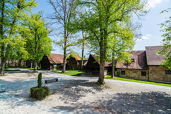 포토 JPG 해외이미지 중년 건축양식 독일 사람없음 야외 건물 목재 봄 중세 역사 5월 뼈대 수목 옛날 바이에른 해외포토 나무 건축물 계절 건축 유럽 재료 성인 날짜 파일형식 이미지허브