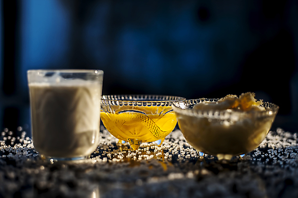 포토 JPG 해외이미지 전통 음료 음식 스포츠 백그라운드 다이어트 재료 유리 탁자 건강 요리 사람없음 목재 파란색 바구니 주방 식사 치킨 힘 빵집 우유 시골 그룹 아침식사 가루 굽기 유기농 시골집 반죽 성분 보충 떨림 단백질 방법 위생관리 치료제 칼슘 해외포토 나무 웰빙 컬러 가구 모션 재질 유제품 주택 관리 약 상점 구이 닭고기요리 영양소 파일형식 이미지허브