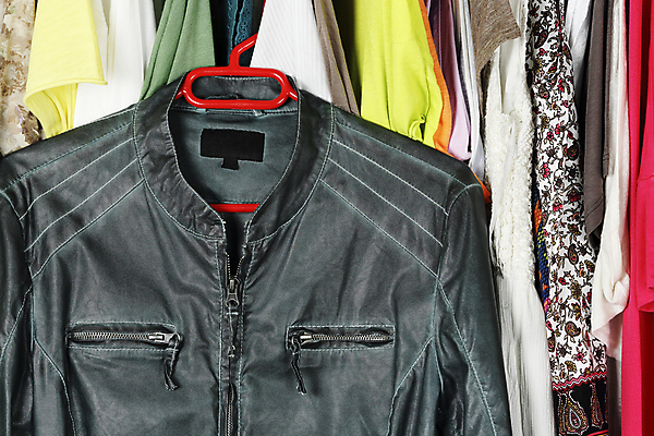 포토 JPG 해외이미지 옷 여자 산업 백그라운드 사람없음 가로 초록색 쇼핑 뷰티 유행 라벨 재킷 장롱 클래식 고급 우아함 옷걸이 가죽 지퍼 스타일 해외포토 컬러 가구 컨셉 프레임 사람 외투 파일형식 이미지허브