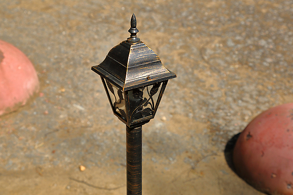 포토 JPG 해외이미지 디자인 백그라운드 가로등 전구 유리 조명 거리 사람없음 야외 빛 갈색 금속 장비 수확 등불 램프 도시 그늘 철 오브젝트 복고 타운 놋쇠 옛날 철강 해외포토 공공시설 컬러 농업 재질 파일형식 이미지허브