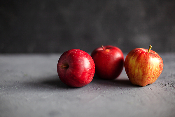 포토 JPG 해외이미지 과일 회색배경 실내 사람없음 세개 사과 해외포토 백그라운드 3 내부 회색 파일형식 이미지허브