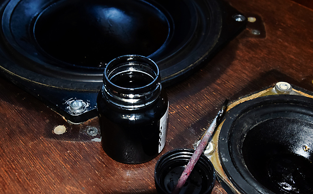 포토 JPG 해외이미지 잉크 안전 사람없음 상자 검은색 확성기 소리 장비 수확 춤 붓 황금 클래식 수리 캐비닛 DJ 질감 복고 종료 교체 베이스 복원 프로듀서 해외포토 직업 컬러 컨셉 농업 현악기 문화예술 사물함 파일형식 이미지허브