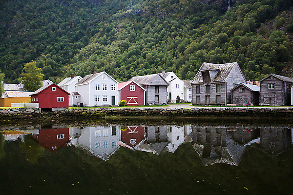 포토 JPG 해외이미지 건축양식 주택 노르웨이 사람없음 건물 목재 여름 도시 역사 타운 8월 수목 스칸디나비아 해외포토 나무 건축물 계절 건축 유럽 재료 날짜 파일형식 이미지허브