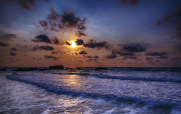 포토 JPG 해외이미지 구름 배너 모래 파도 바다 백그라운드 자연 벽지 하늘 아침 파노라마 풍경 사람없음 물 여름 햇빛 태양 반사 일출 맑음 황혼 일몰 놀람 새벽 황금 저녁 발리 인도네시아 천국 스카이라인 수평선 해외포토 주간 자연요소 계절 감정 아시아 섬 날씨 촬영기법 표정 노을 야간 생태계 파일형식 이미지허브