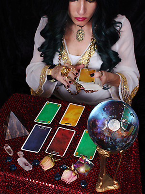 포토 JPG 해외이미지 모델 여자 얼굴 공 하늘 미래 개구리 사랑 한명 성인 빛 축제 어둠 할로윈 시간 신용카드 재산 크리스탈 마녀 은하계 점성술 공상 천문학 마법 금성 나쁜 집시 해외포토 1 교육 감정 컨셉 양서류 사람 신체부위 금융 행성 광석 파일형식 이미지허브