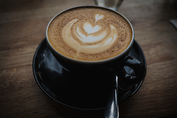 포토 JPG 해외이미지 식기 커피 음료 음식 유리 탁자 아침 사람없음 목재 컵 친구 빛 갈색 상점 식당 숟가락 검은색 식사 저녁식사 거품 카페 우유 에너지 머그컵 흰색 뜨거움 도자기 액체 차 아침식사 먹기 컵받침 크림 질감 브런치 아로마 카푸치노 에스프레소 점심식사 소셜 카페인 해외포토 주간 나무 컬러 가구 재료 관계 모션 재질 유제품 수저 받침대 파일형식 이미지허브