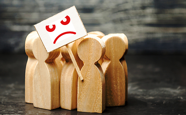 포토 JPG 해외이미지 실내 사람없음 아웃포커스 팻말 분노 말_게임 시위 나무배경 시위대 해외포토 감정 백그라운드 프레임 촬영기법 내부 파일형식 이미지허브