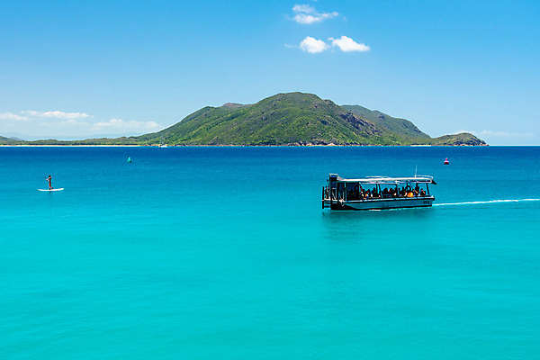 포토 JPG 해외이미지 구름 모래 바다 섬 여행 자연 하늘 휴가 산 파노라마 풍경 사람없음 초록색 물 여름 파란색 만 뜨거움 보트 산호 호주 정상 숲 언덕 휴양지 다이빙 암초 멀리 고립 돌무덤 이국적 터키석 파라다이스 수평선 해외포토 자연요소 계절 컬러 배_교통 촬영기법 수영 장소 무덤 오세아니아 자포동물 보석 생태계 수중스포츠 파일형식 이미지허브