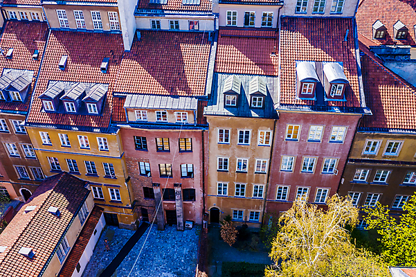 포토 JPG 해외이미지 전통 유럽 문화 여행 패턴 건축양식 하늘 거리 아파트 주택 사람 사람없음 야외 건물 가로 여름 도시풍경 도시 역사 모서리 도심 타운 폴란드 구시가지 구식 명승지 복원 옛날 바르샤바 해외포토 건축물 계절 건축 나라 무늬 풍경 파일형식 이미지허브