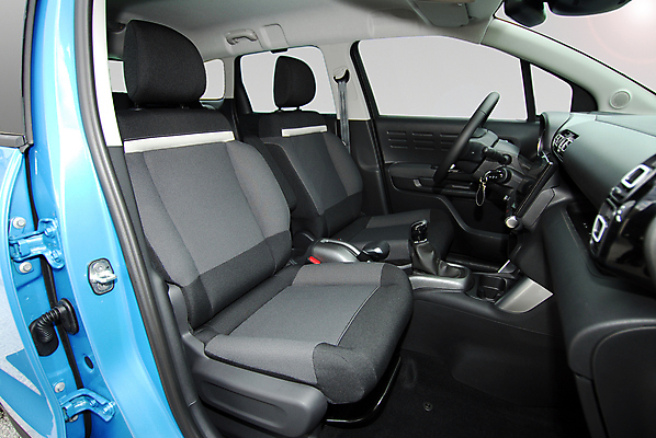 포토 JPG 해외이미지 디자인 여행 의자 비즈니스 교통시설 자동차 실내 안전 사람없음 내부 문 장비 벨트 바퀴 운전사 가죽 승합차 승객 계기판 자동 해외포토 직업 잡화 육상교통 가구 교통 승용차 시설 파일형식 이미지허브