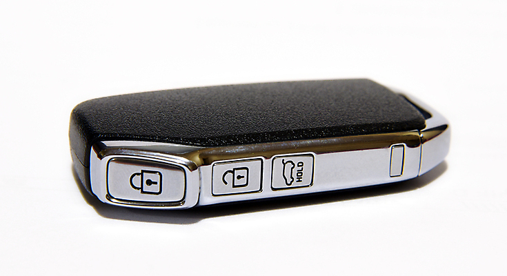 포토 JPG 해외이미지 자동차 열쇠 부츠 안전 사람없음 문 힘 공구 오픈 닫기 연결 플라스틱 입장 무선전화기 오브젝트 시작 잠금 보안 전자 공포 언론 팔 멀리 경보 고립 베터리 제어 해외포토 육상교통 신발 모션 재질 신체부위 도구 전화기 파일형식 이미지허브