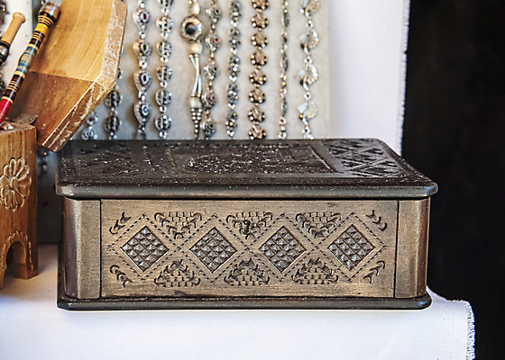 포토 JPG 해외이미지 전통 디자인 문화 여행 백그라운드 무늬 패턴 열쇠 추상 미술 안전 사람없음 목재 장식 상자 갈색 유행 세일 수확 골동품 화려 4 시장 고급 컨테이너 보석 오브젝트 질감 복고 기념품 모로코 목각 옛날 장식함 스타일 튀르키예 해외포토 나무 산업 아시아 컬러 컨셉 농업 재료 아프리카 문화예술 숫자 광석 파일형식 이미지허브