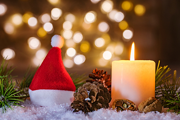 포토 JPG 해외이미지 1 전통 계절 백그라운드 크리스마스 겨울 촛불 불 휴가 불꽃 사람없음 장식 빨간색 빛 산타클로스 축제 침묵 흰색 나뭇가지 축하 시간 소나무 신용카드 화려 분위기 야간 소프트포커스 심볼 솔방울 전나무 연소 캡모자 카피스페이스 해외포토 자연요소 나무 모자_잡화 기념일 컬러 컨셉 초 촬영기법 금융 소리 공백 파일형식 이미지허브