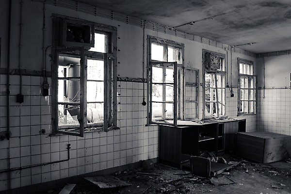 포토 JPG 해외이미지 1 벽 컨셉 건축양식 창문 바닥 주택 흑백 사람없음 건물 목재 검은색 방 수확 흰색 도시 역사 버리기 묘사 복고 깨짐 옛날 해외포토 나무 건축물 건축 컬러 농업 재료 모션 촬영기법 파일형식 이미지허브