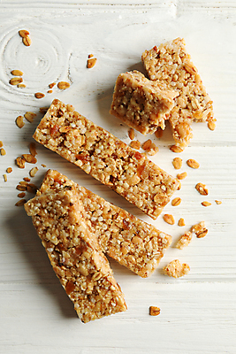 포토 JPG 해외이미지 실내 사람없음 여러개 에너지바 오트밀 그래놀라 나무배경 해외포토 음식 다수 백그라운드 내부 파일형식 귀리 이미지허브