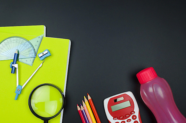 포토 JPG 해외이미지 디자인 교육 종이 안경 백그라운드 컨셉 비즈니스 배낭 학교 탁자 문구용품 창조 사람없음 책 스터디 컬러풀 연필 펜 우주 쪽지 공책 침묵 장비 계산기 직물 플랫 정상 큼 가득함 책상 오브젝트 위치 강렬 고립 미니멀 해외포토 잡화 컬러 가구 가방 학용품 학습 필기구 소리 크기 파일형식 이미지허브