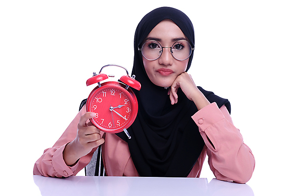 포토 JPG 해외이미지 직업 라이프스타일 응시 감정 종교 시계 손가락 아이디어 한명 미소 손짓 20대 성인 가로 경제 숫자 보라색 기쁨 가리킴 표현 시간 비즈니스우먼 자신감 입 중앙 이슬람교 자르기 긍정 보여주기 히스패닉 경영 고립 관리자 마감 아랍어 카운트다운 해외포토 문자 1 손 시선 여자 컬러 컨셉 비즈니스 모션 표정 사람 청년 생활 신체부위 직장인 파일형식 이미지허브