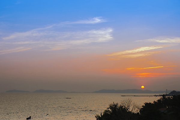 포토 JPG 해외이미지 구름 행복 바다 분홍색 백그라운드 오렌지 자연 하늘 따뜻함 파노라마 풍경 사람없음 빨간색 여름 파란색 빛 태양 뷰티 노란색 평화 황혼 일몰 새벽 광선 바위 분위기 황금 저녁 격려 암초 천국 스카이라인 강렬 웅장함 해외포토 자연요소 계절 감정 컬러 컨셉 과일 모션 촬영기법 노을 돌_바위 야간 생태계 파일형식 이미지허브