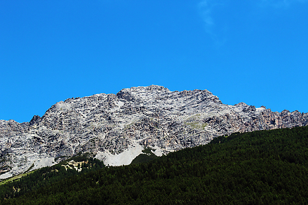 포토 JPG 해외이미지 나무 공원 얼굴 자연 하늘 산 경사 사람없음 야외 옆모습 가로 여름 파란색 이탈리아 숲 알프스 전국 막 해외포토 식물 계절 공공시설 유럽 뷰포인트 컬러 신체부위 생태계 파일형식 이미지허브