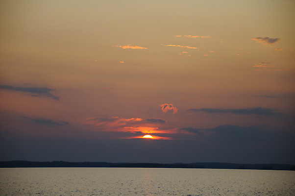 포토 JPG 해외이미지 호수 물결 백그라운드 오렌지 자연 하늘 날씨 휴식 사람없음 야외 빨간색 물 파란색 빛 햇빛 태양 뷰티 반사 노란색 침묵 황혼 일몰 새벽 활발 황금 야간 러시아 장면 스카이라인 빛망울 스펙트럼 웅장함 수평선 해외포토 자연요소 유럽 컬러 컨셉 과일 노을 소리 생태계 파일형식 이미지허브