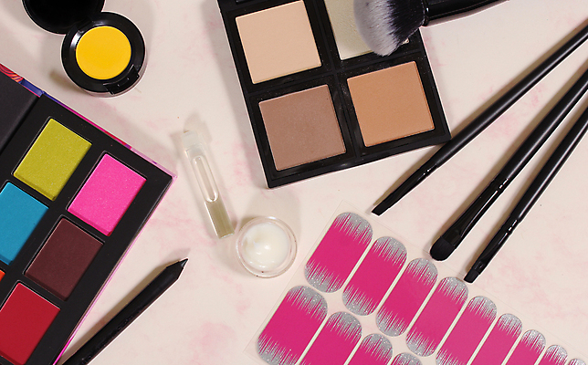 포토 JPG 해외이미지 직업 얼굴 분홍색 백그라운드 장신구 그림자 미술 사람없음 빨간색 초록색 세트 상자 컬러풀 뷰티 유행 보라색 페인트 화장품 립스틱 붓 못 화려 팔레트 플랫 계획 정상 가루 볼터치 수집 피부 마스카라 윤곽 예술가 위치 아이섀도 돌봄 모금 해외포토 컬러 컨셉 모션 문화예술 신체부위 화장 공구 파일형식 이미지허브