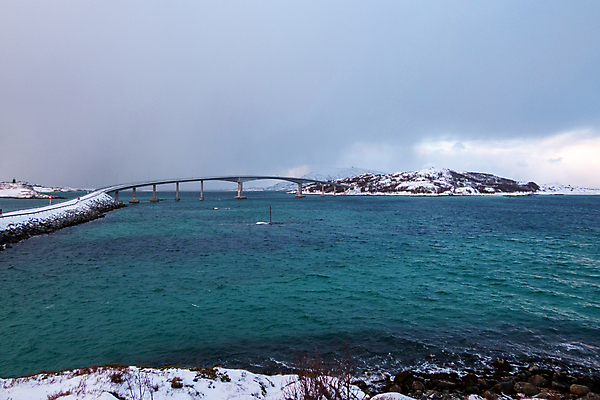 포토 JPG 해외이미지 유럽 도로 여행 겨울 자연 거리 노르웨이 풍경 사람없음 건물 물 운전 북극 대서양 2월 스칸디나비아 해외포토 자연요소 건축물 계절 나라 길 바다 교통시설 모션 날짜 극지방 생태계 파일형식 이미지허브
