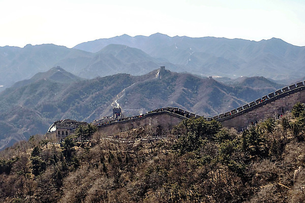 포토 JPG 해외이미지 아시아 문화 길 벽 여행 백그라운드 건축양식 자연 하늘 벽돌 산 파노라마 사람 동양인 풍경 사람없음 건물 초록색 세계 여행객 중국 봄 산책 바위 역사 재산 숲 큼 기적 심볼 언덕 호기심 장면 베이징 옛날 해외포토 건축물 계절 건축 감정 나라 컬러 컨셉 휴식 촬영기법 인종 금융 돌_바위 크기 생태계 파일형식 이미지허브