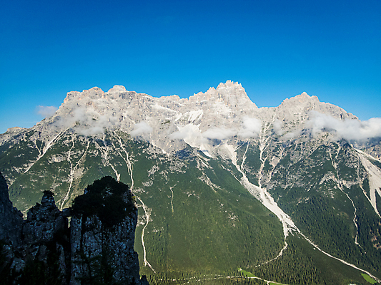 포토 JPG 해외이미지 스포츠 자연 휴가 산 사람없음 야외 여름 이탈리아 등산 트래킹 하이킹 바위 정상 오르기 알프스 참새 천국 남쪽 추적 산악가 해외포토 계절 유럽 모션 조류 레저 돌_바위 방향 생태계 파일형식 이미지허브