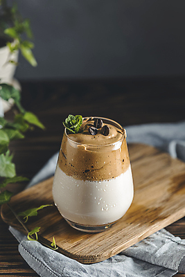 포토 JPG 해외이미지 커피 한잔 실내 사람없음 달고나 라떼 달고나라떼 해외포토 1 음료 내부 파일형식 이미지허브