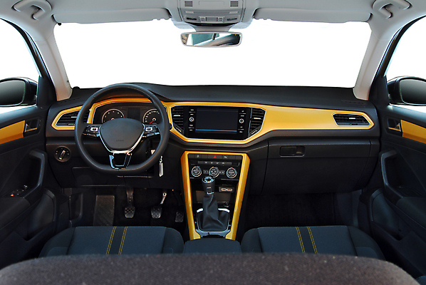 포토 JPG 해외이미지 스튜디오촬영 디자인 지도 의자 교통시설 자동차 실내 안전 사람없음 내부 소리 장비 운전 벨트 뜨거움 운전사 고급 수리 핸들 가죽 라디오 승객 시스템 네비게이션 위로 계기판 자동 제어 스타일 해외포토 직업 잡화 육상교통 가구 교통 컨셉 모션 전자제품 시설 파일형식 이미지허브