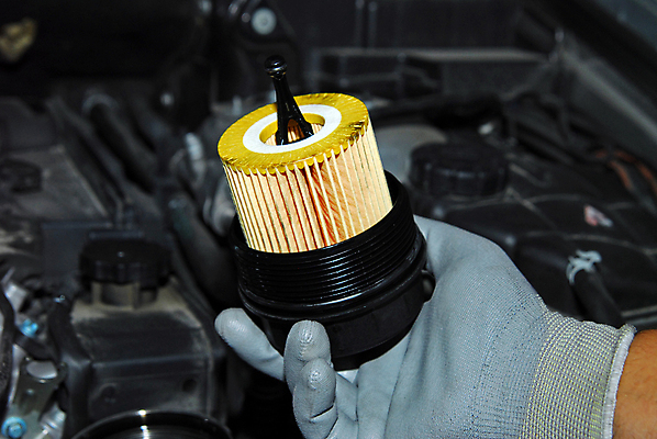 포토 JPG 해외이미지 종이 자동차 사람없음 환경 장비 흐름 작업실 보호 휘발유 청소 순수 서비스 먼지 짐차 엔진 정비공 청소부 모터 유지 교체 돌봄 린스 엘리먼트 자동 필터 더스트파티클 해외포토 직업 육상교통 컨셉 모션 기술자 석유 파일형식 이미지허브