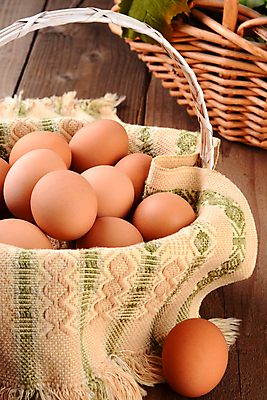 포토 JPG 해외이미지 음식 백그라운드 농업 재료 탁자 주택 건강 요리 사람없음 목재 농장 갈색 바구니 주방 어둠 껍질 시골 신선 점 얼룩 그룹 유기농 부활절계란 날것 내추럴 단백질 옛날 취급주의 해외포토 나무 웰빙 산업 컬러 가구 부활절 경고 건물 계란 영양소 파일형식 이미지허브