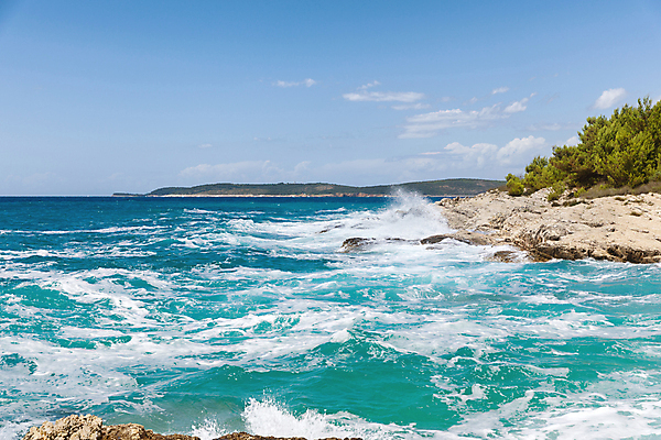포토 JPG 해외이미지 파도 바다 백그라운드 벽지 휴가 따뜻함 풍경 사람없음 물 여름 파란색 햇빛 태양 여행객 맑음 수영 만 투명 빨래 땅 지중해 휴양지 장면 크로아티아 소금물 해외포토 자연요소 계절 유럽 컬러 가사 날씨 사람 장소 수상스포츠 파일형식 이미지허브