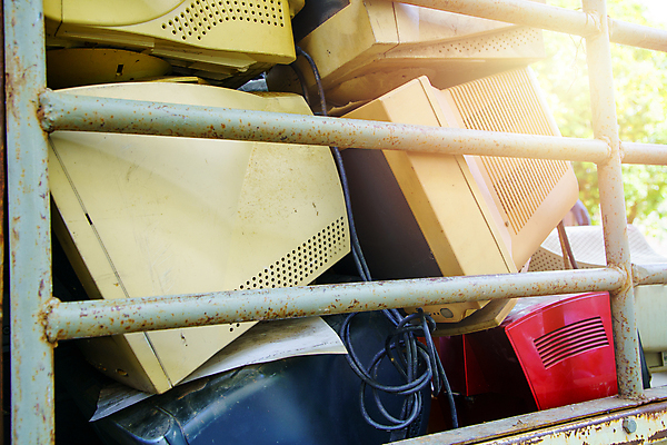 포토 JPG 해외이미지 산업 백그라운드 사람없음 전자제품 스마트폰 컴퓨터 사무실 쌓기 환경 금속 스크린 모니터 텔레비전 재활용 손상 장비 수확 흰색 E 쓰레기 폐기물 플라스틱 버리기 복고 전자 한조각 흙더미 낭비 고립 고물상 구식 깨짐 옛날 중고 하드웨어 많음 해외포토 1 알파벳 컬러 컨셉 농업 비즈니스 모션 재질 핸드폰 스마트기기 흙 친환경 파일형식 더미 이미지허브