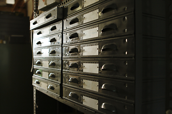 포토 JPG 해외이미지 백그라운드 패턴 비즈니스 벽지 날씨 세포 손잡이 사람없음 목재 상자 사무실 라벨 자료 방 수확 골동품 얼룩 장롱 도서관 비밀 캐비닛 질감 문서 파일 복고 먼지 수납 질서 그런지 보관소 신발장 옛날 정부 해외포토 나무 교육 가구 컨셉 무늬 농업 재료 프레임 예절 사물함 저장 파일형식 이미지허브