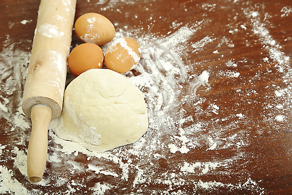 포토 JPG 해외이미지 전통 음식 빵 탁자 표면 디저트 요리 사람없음 목재 쿠키 주방 빵집 기구 혼합 굽기 준비 반죽 밀가루 밀대 레시피 성분 덩어리 생식 이스트 페스츄리 핸드메이드 해외포토 나무 가구 재료 주방용품 상점 가루 구이 파일형식 이미지허브