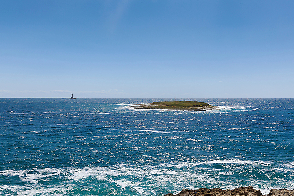 포토 JPG 해외이미지 파도 바다 백그라운드 벽지 휴가 따뜻함 풍경 사람없음 물 여름 파란색 햇빛 태양 여행객 맑음 수영 만 투명 빨래 땅 지중해 휴양지 장면 크로아티아 소금물 해외포토 자연요소 계절 유럽 컬러 가사 날씨 사람 장소 수상스포츠 파일형식 이미지허브