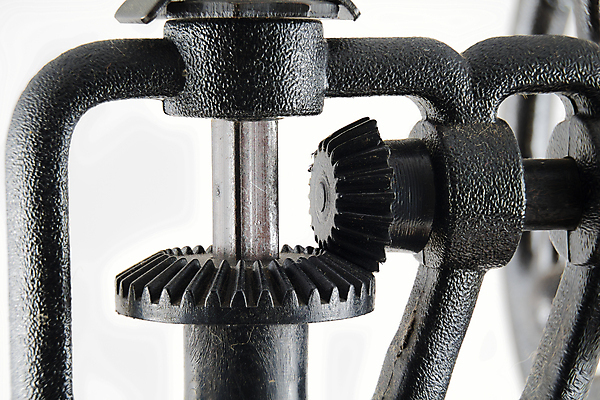 포토 JPG 해외이미지 산업 백그라운드 부분 모션 경사 사람없음 금속 힘 기계 장비 흰색 바퀴 원형 치아 연결 톱니바퀴 엔진 기어 공학 고립 철강 해외포토 도형 교육 컬러 재질 소화기관 파일형식 이미지허브