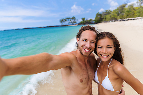 포토 JPG 해외이미지 커플 여자 남자 수영복 행복 얼굴 여행 2 모바일 휴가 함께함 사랑 미소 사람 동양인 20대 성인 두명 여름 친구 스마트폰 핸드폰 비키니 태양 카메라 중국 기쁨 잡기 선탠 스마트 그림 하와이 다인종 셀프 해외포토 자연요소 옷 계절 감정 아시아 컨셉 관계 모션 표정 인종 청년 신체부위 전자제품 스마트기기 미국 파일형식 이미지허브