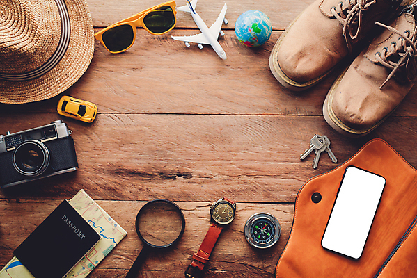 포토 JPG 해외이미지 라이프스타일 디자인 옷 안경 여행 백그라운드 신발 컨셉 지도 장신구 모바일 휴가 사람 사람없음 목재 여름 파란색 스마트폰 핸드폰 선글라스 세계 유행 여행가방 지갑 정상 모험가 손목시계 준비 여권 짐싸기 해외포토 나무 잡화 계절 시계 컬러 가방 재료 생활 전자제품 스마트기기 파일형식 이미지허브