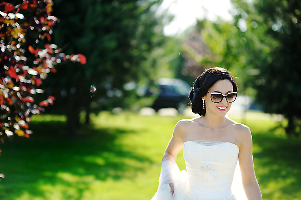 포토 JPG 해외이미지 나무 응시 드레스 옷 공원 여자 꽃 행복 문화 얼굴 꽃다발 결혼 자연 결혼식 관리 사랑 한명 미소 성인 야외 가로 초록색 컬러풀 뷰티 유행 흰색 잡기 우아함 만족 타운 사춘기 천진난만 해외포토 식물 1 시선 공공시설 감정 컬러 컨셉 모션 표정 사람 이벤트 신체부위 도시 생태계 파일형식 이미지허브