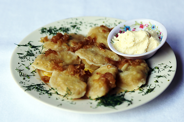 포토 JPG 해외이미지 전통 식기 접시 문화 빵 채소 재료 부분 양파 파슬리 건강 마늘 육류 요리 사람없음 주방 요식업 식당 식사 저녁식사 튀김 시골 신선 뜨거움 맛 수프 향신료 준비 러시아 레시피 점심식사 경단 딜 러시아인 삶기 시베리아 우크라이나 전국 핸드메이드 해외포토 서양인 유럽 산업 음식 컨셉 식재료 상점 향미료 파일형식 이미지허브