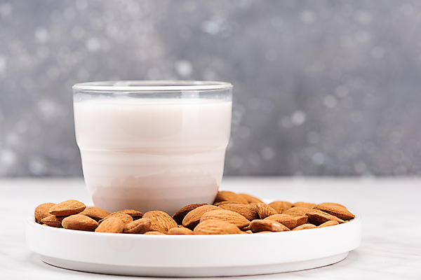 포토 JPG 해외이미지 음료 음식 백그라운드 컨셉 다이어트 유리 밥 건강 식이요법 사람없음 우유 견과류 흰색 신선 시장 맛 상품 낟알 크림 유기농 알맹이 날것 아몬드 섬유 내추럴 단백질 무료 바이오 유전자변형 채식주의자 칼슘 카피스페이스 비건 해외포토 웰빙 컬러 재질 유제품 공백 직물 채식 영양소 파일형식 이미지허브