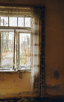 포토 JPG 해외이미지 벽 건축양식 창문 주택 실내 그림자 사람없음 내부 건물 햇빛 마을 어둠 침묵 수확 광선 시골 도시 커튼 황폐 무서움 버리기 먼지 그런지 깨짐 옛날 혼자 해외포토 건축물 건축 감정 컨셉 농업 모션 태양 소리 파일형식 이미지허브