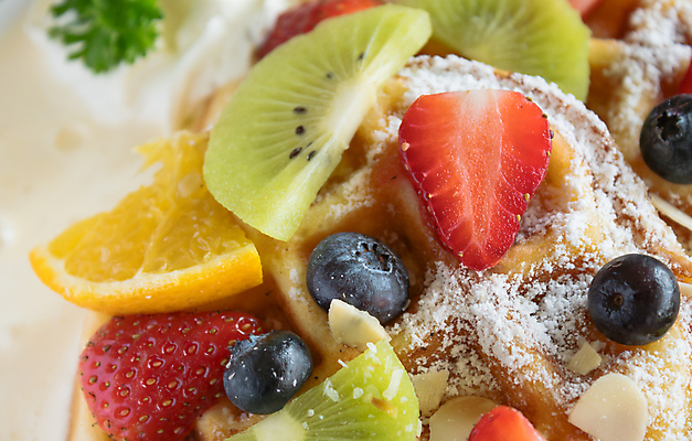 포토 JPG 해외이미지 음식 빵 과일 재료 딸기 아이스크림 디저트 파슬리 건강 사탕 키위 요리 사람없음 초콜릿 얼음 검은색 빵집 흰색 맛 아침식사 설탕 레몬 블루베리 시럽 와플 슈가파우더 페스츄리 핸드메이드 휘핑크림 해외포토 자연요소 컬러 컨셉 채소 상점 식사 크림 휘핑 파일형식 이미지허브