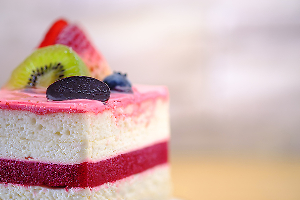 포토 JPG 해외이미지 접시 음식 조각 백그라운드 크리스마스 과일 디저트 치즈 새로움 사탕 키위 사랑 미술 사람없음 빨간색 빛 컬러풀 갈색 케이크 초콜릿 검은색 식사 빵집 신선 도자기 원형 생일 클래식 맛 자르기 굽기 크림 시골집 블루베리 밀가루 레시피 칼로리 층 내추럴 페스츄리 핸드메이드 해외포토 도형 식기 기념일 감정 빵 컬러 컨셉 모션 문화예술 유제품 주택 상점 가루 구이 파일형식 이미지허브