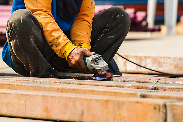 포토 JPG 해외이미지 직업 손 산업 공장 불 불꽃 노동자 기술 가면 안전 사람없음 빛 금속 힘 장비 과학기술 공구 업무 바퀴 뜨거움 수리 제조 보호 자르기 철 그라인더 용접 용접공 조작 철강 해외포토 자연요소 컨셉 공업 모션 재질 신체부위 도구 작업 커피용품 파일형식 이미지허브