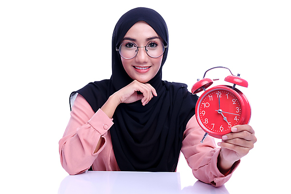 포토 JPG 해외이미지 직업 라이프스타일 응시 감정 종교 시계 손가락 아이디어 한명 미소 손짓 20대 성인 가로 경제 숫자 보라색 기쁨 가리킴 표현 시간 비즈니스우먼 자신감 입 중앙 이슬람교 자르기 긍정 보여주기 히스패닉 경영 고립 관리자 마감 아랍어 카운트다운 해외포토 문자 1 손 시선 여자 컬러 컨셉 비즈니스 모션 표정 사람 청년 생활 신체부위 직장인 파일형식 이미지허브